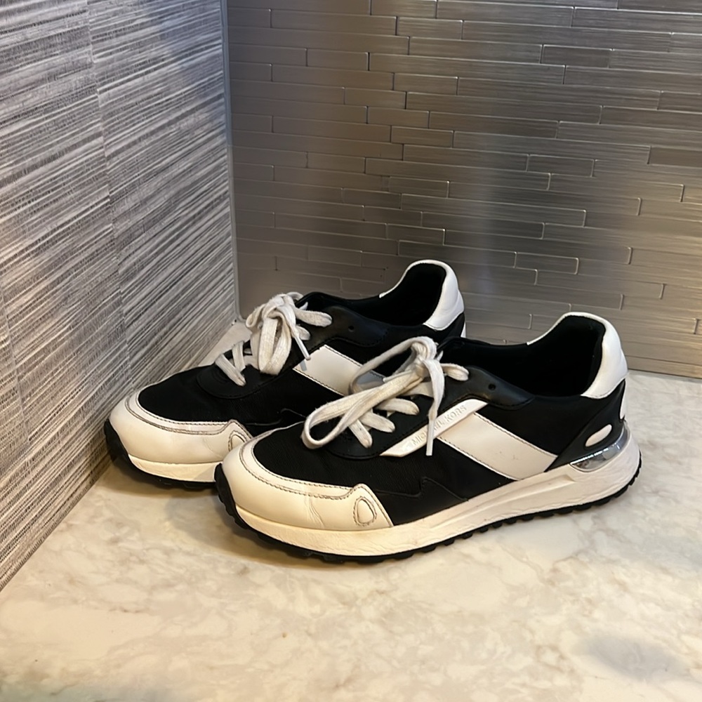 Micheal Kors platform black and white sneakers lace up - Picture 5 of 6